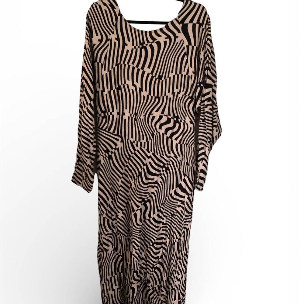 Nasty Gal Black and Tan Geometric Long Sleeve Dress